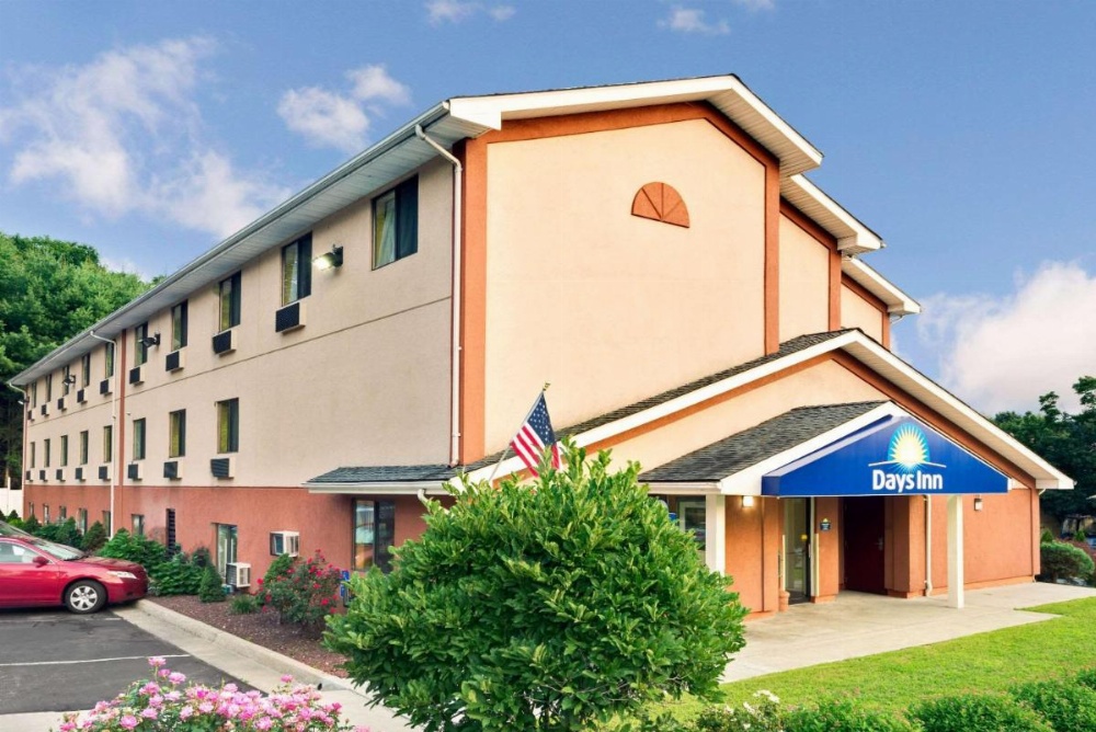 Days Inn by Wyndham Torrington Image 7