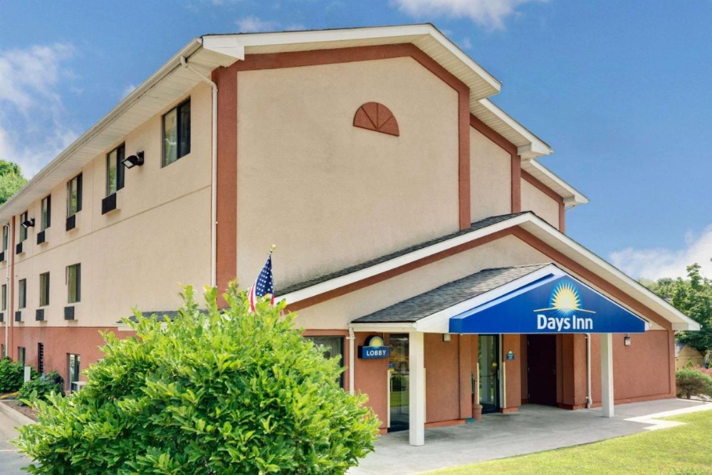 Days Inn by Wyndham Torrington